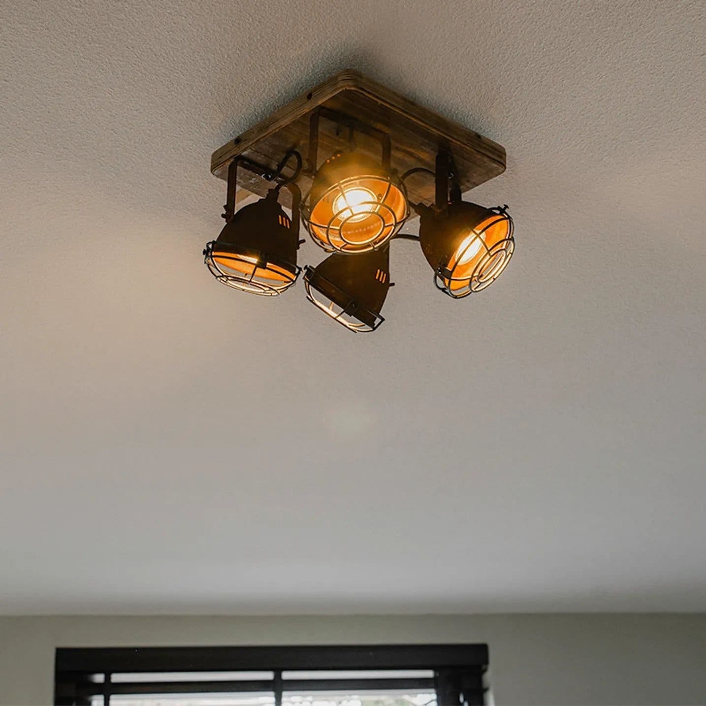 Industriell taklampa (Gina) inkl. 4x dimbara LED-lampor – Nyskick