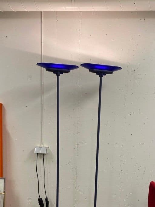 Golvlampa ett par PERRY KING i blått glas och metall