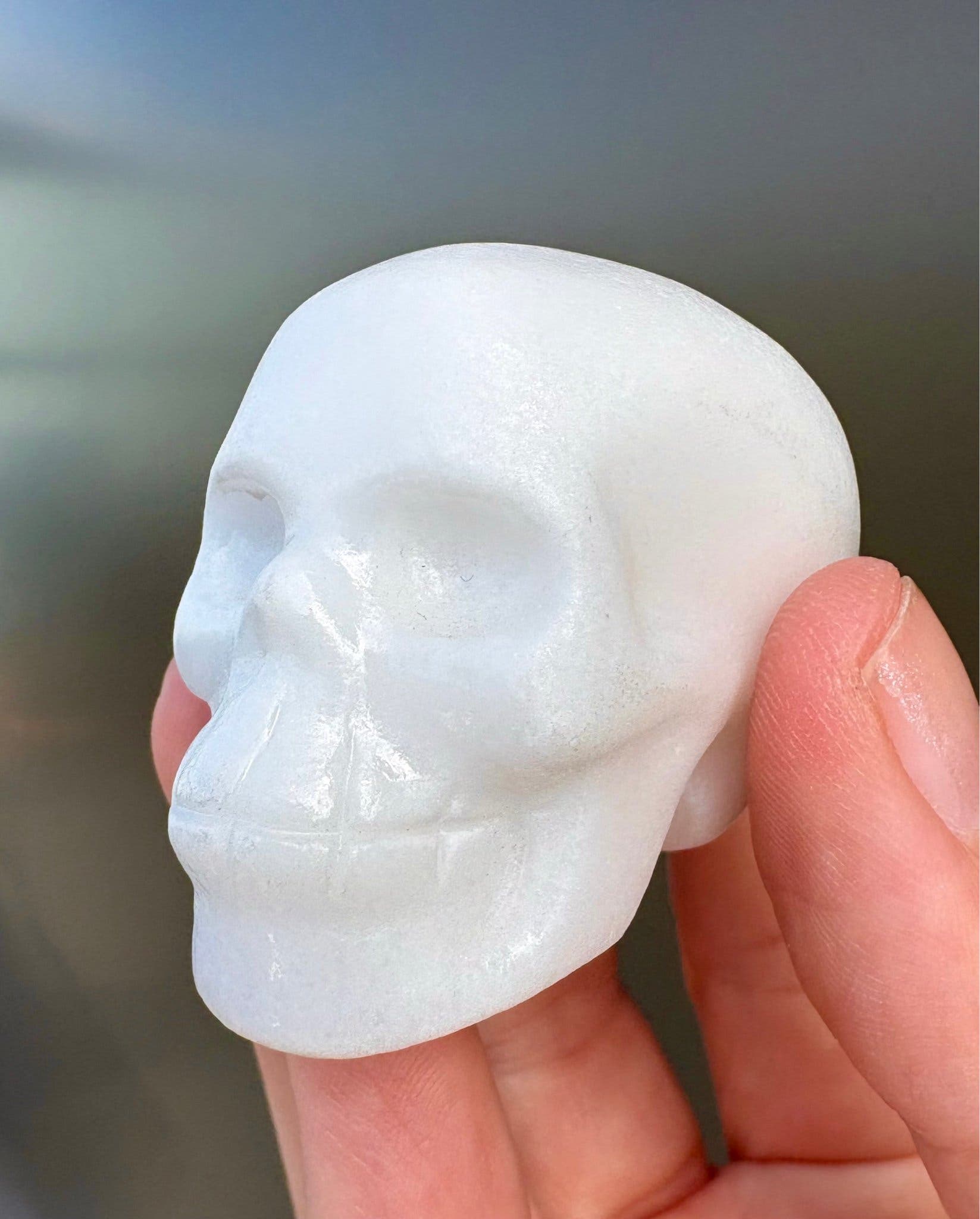 Kristall Döskalle i vit Agat carving