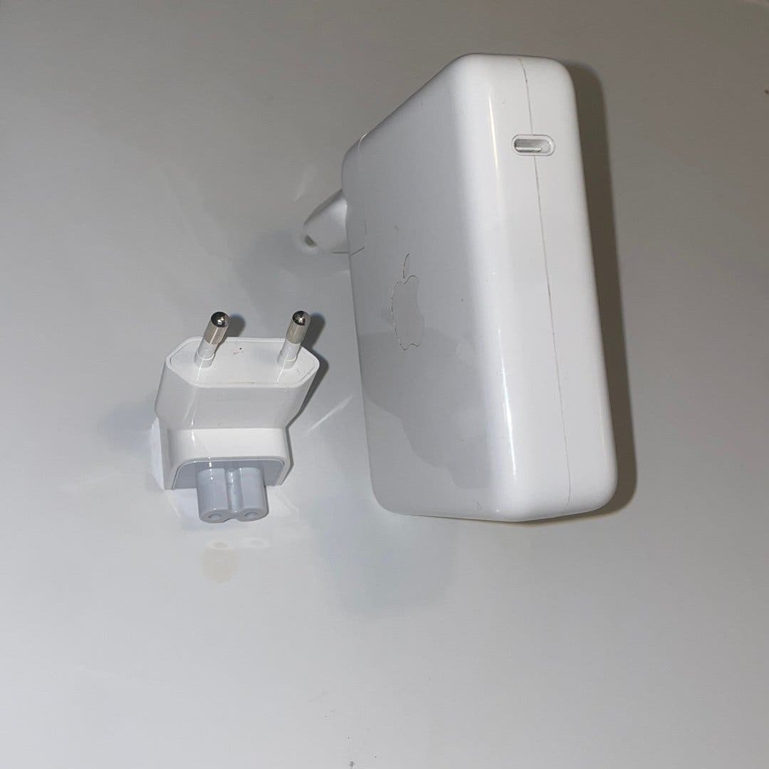 Apple Strömadapter 500 kr