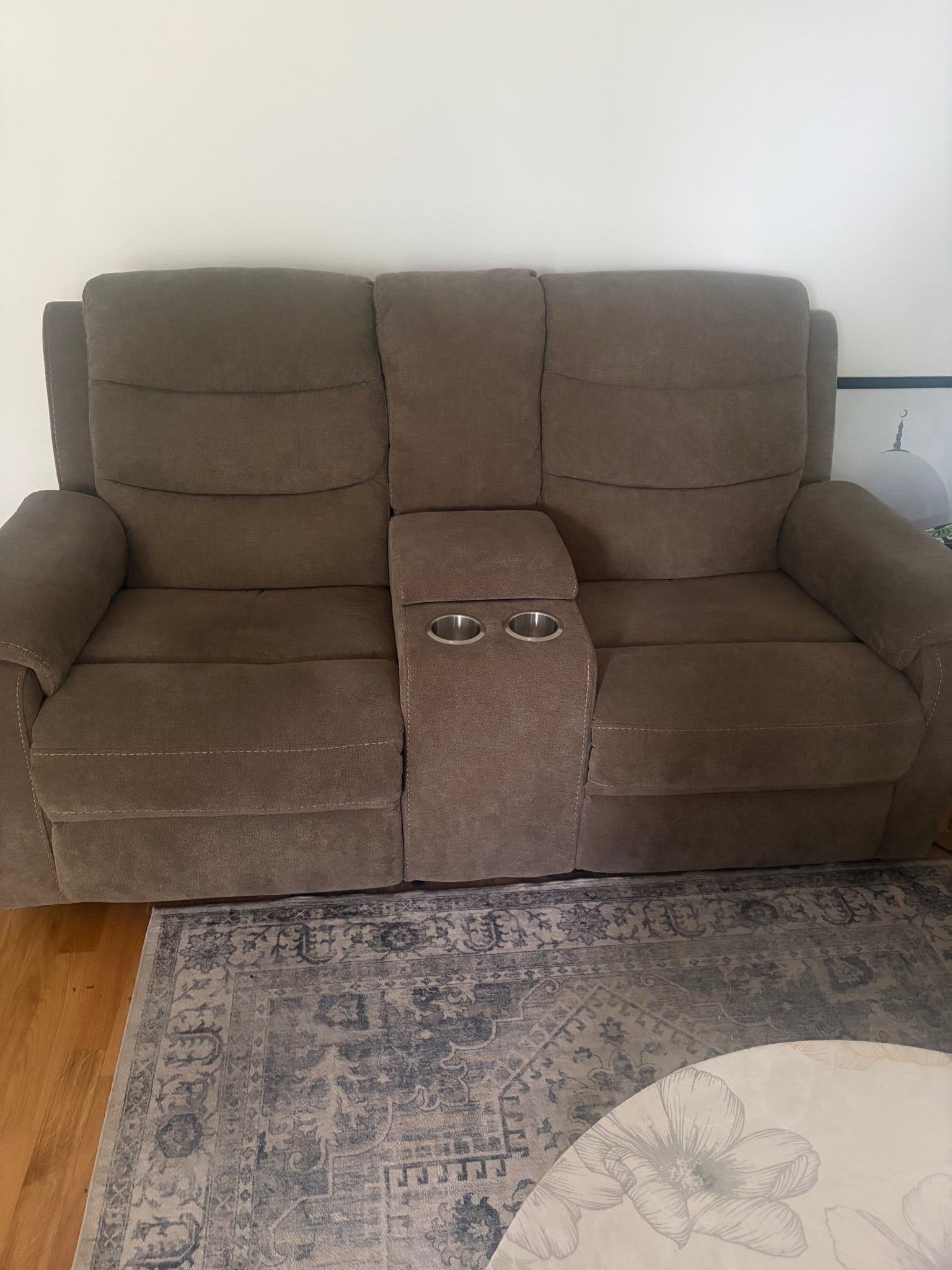 Recliner soffa och fåtölj med mugghållare