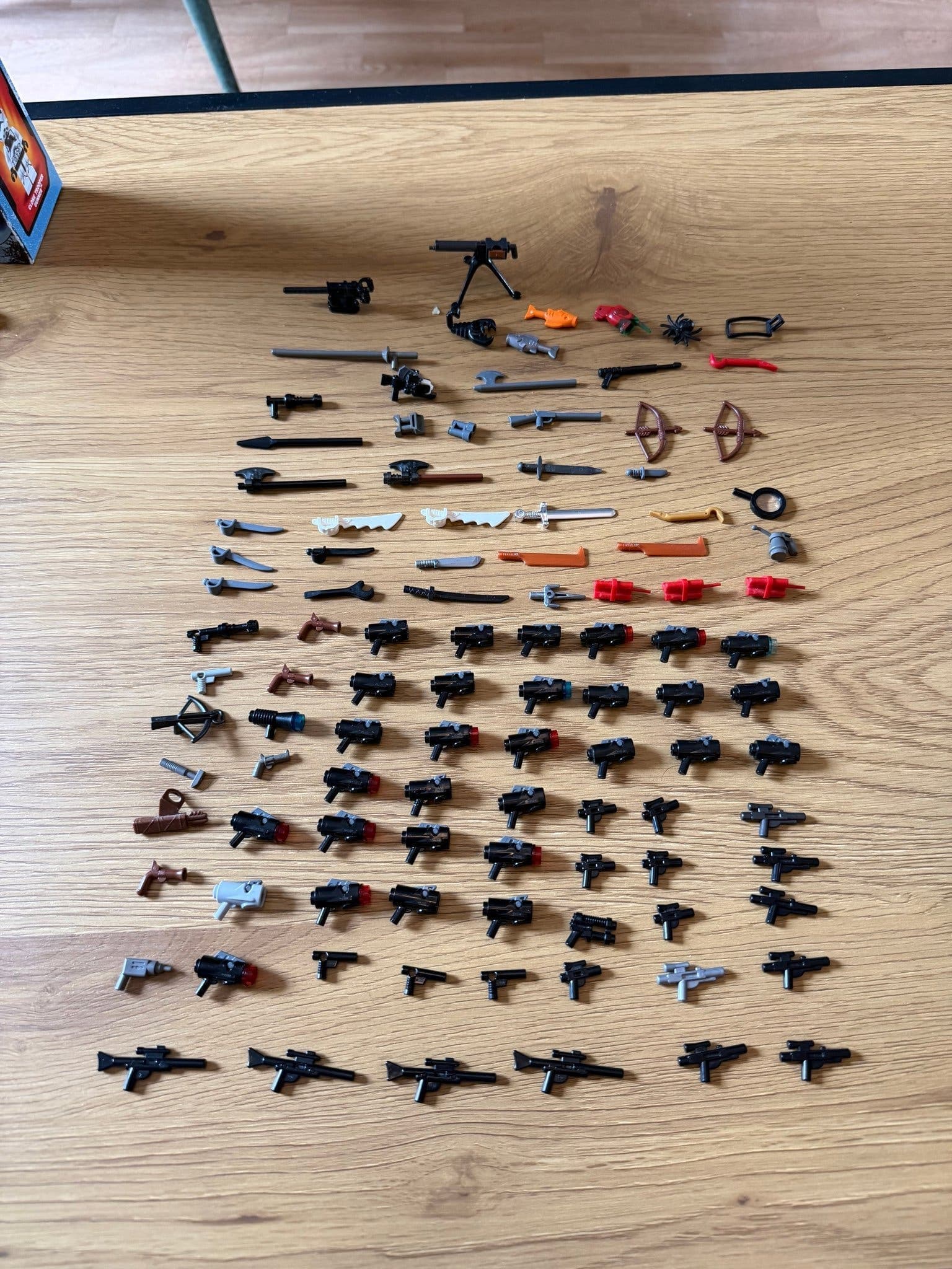 Lego vapen och tillbehör, 90+ delar