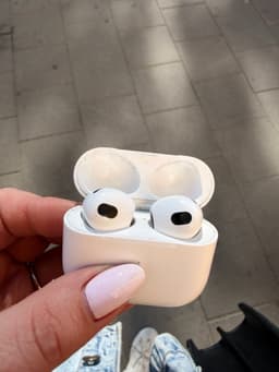 Apple AirPods (3:e generationen)