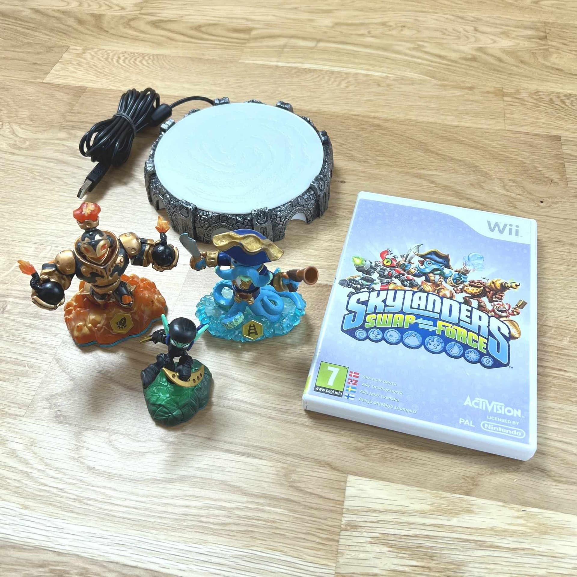 Skylanders Swap Force startpaket med spel, portal och figurer - Wii | Bra skick