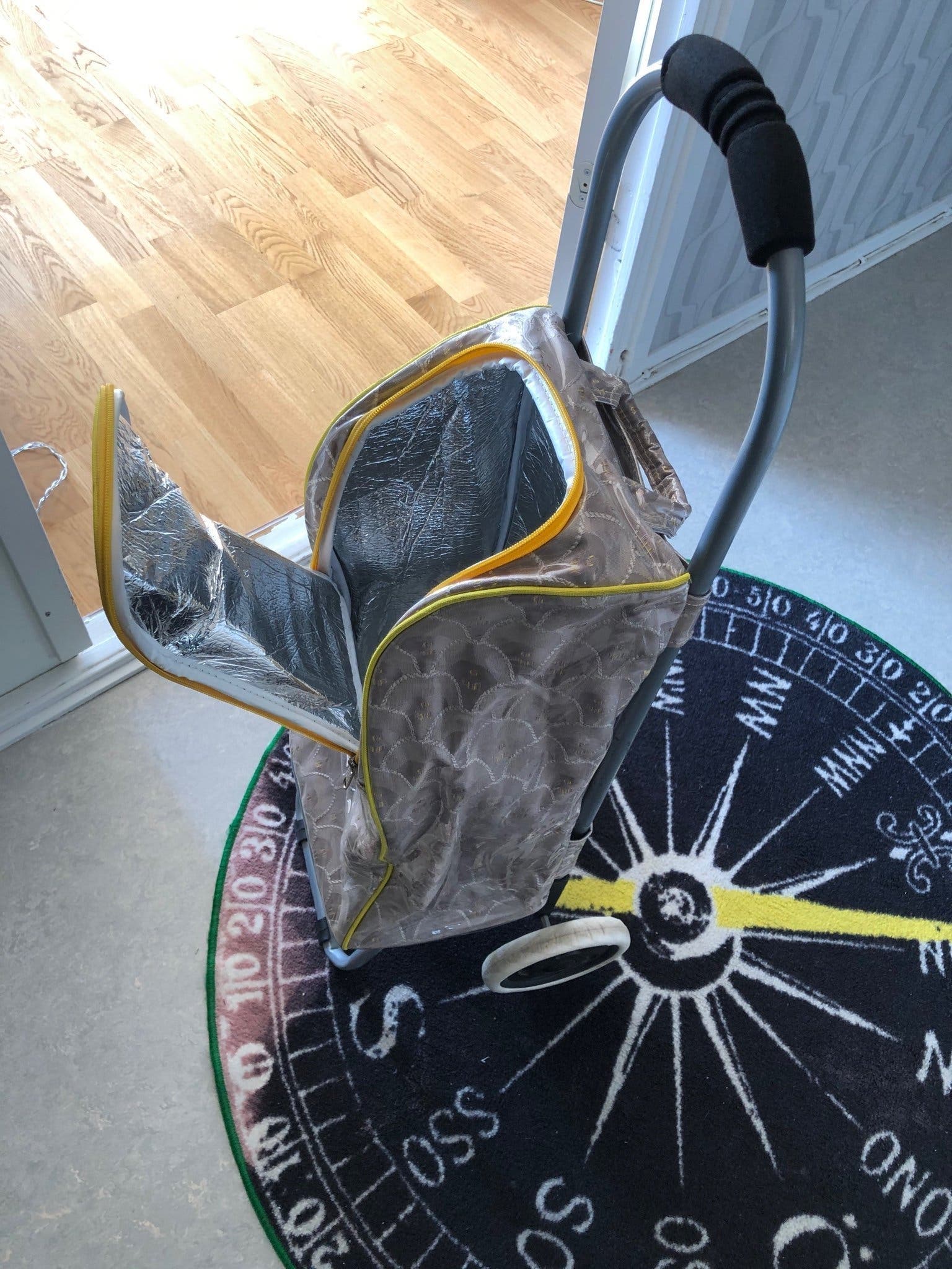Kylväska med hjul, brun