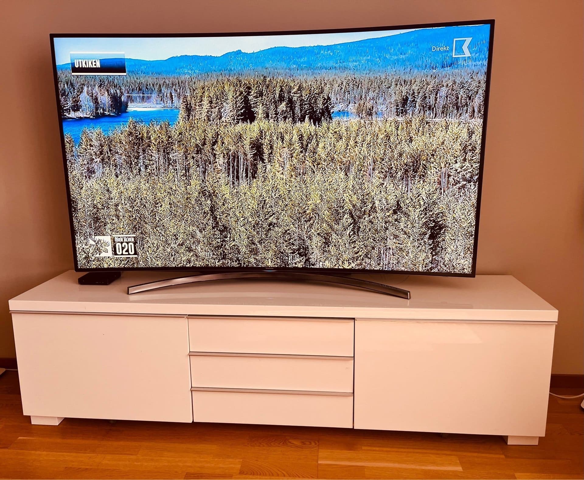 Samsung 65” full hd curved smart tv
