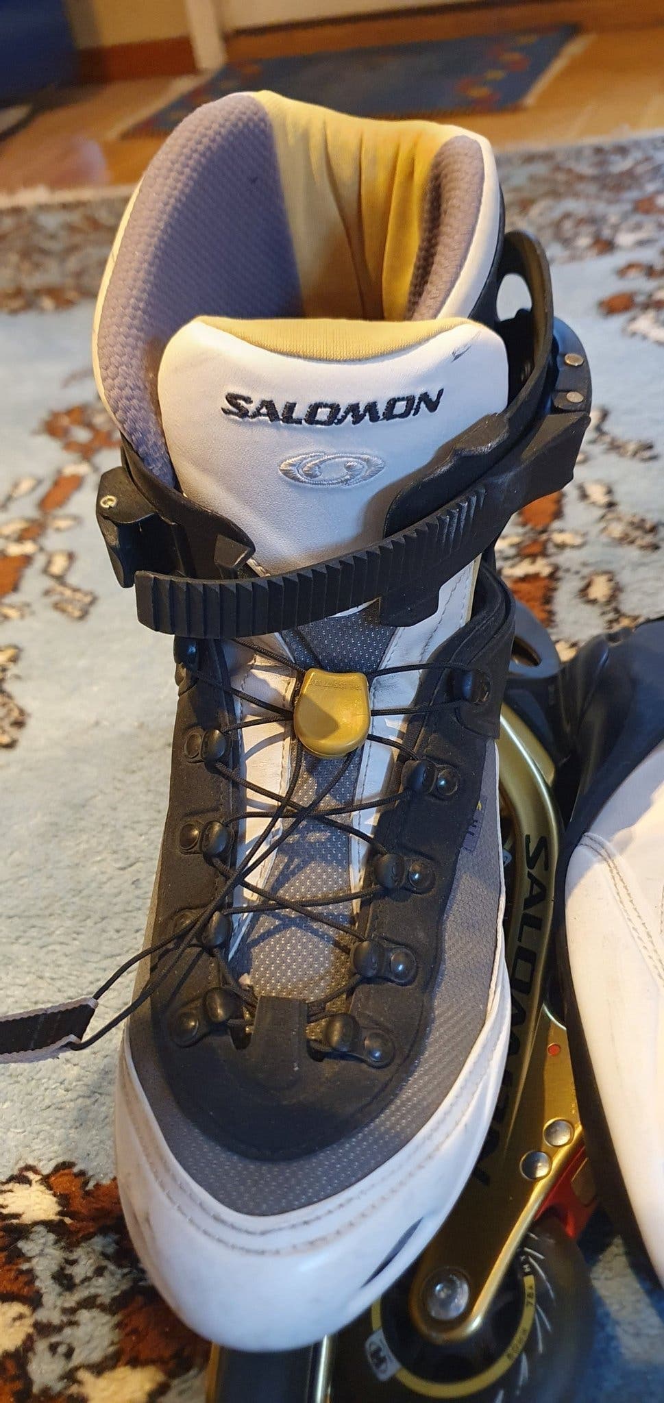 Salomon Inlines med handledsskydd TSG Impact och special ryggsäck .
