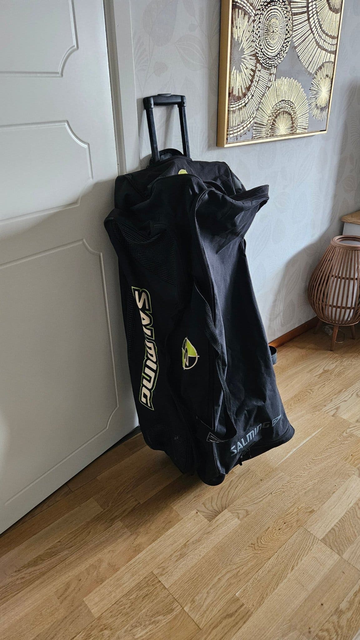 Salming Svart stor hockeyrunk 180 liter