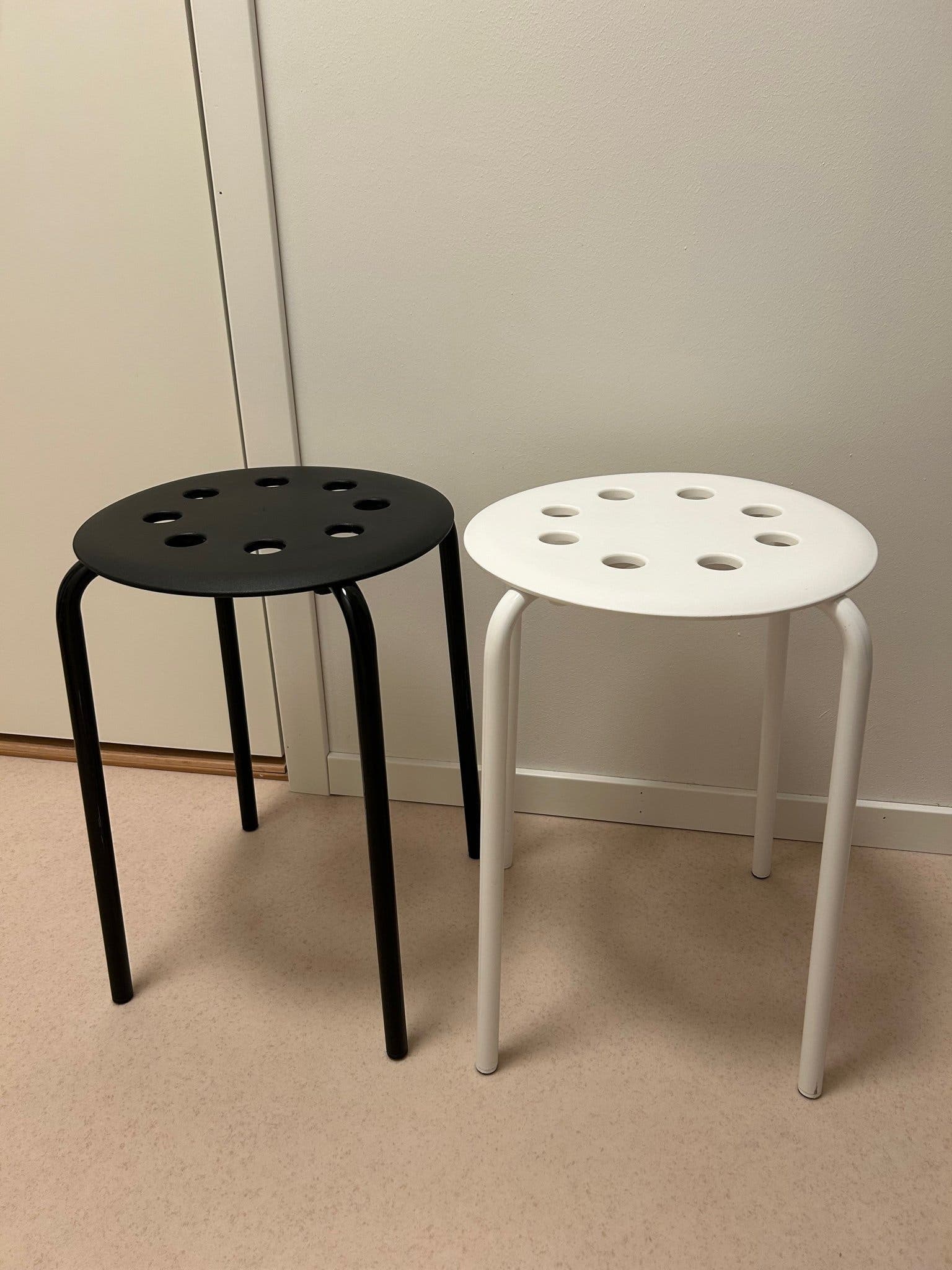 IKEA Marius pall, svart och vit