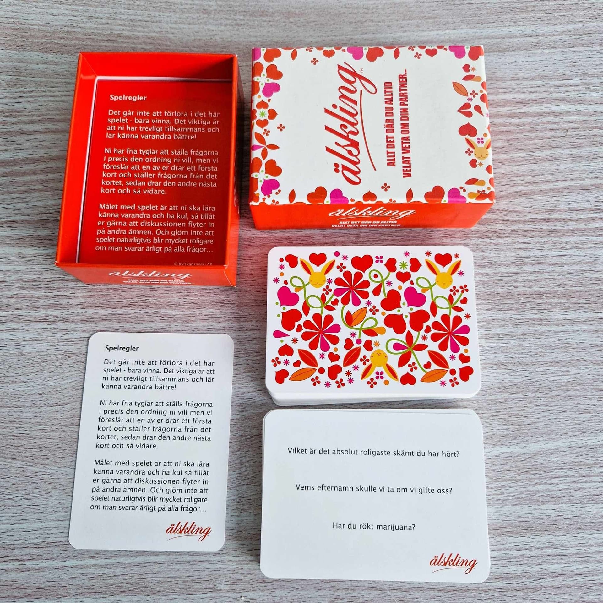 Kylskåpspoesi Älskling Pocket Card Game for Couples Complete 55 Cards