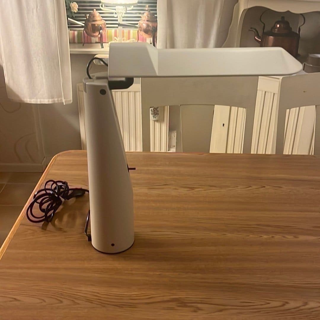 Bordslampa 80 tal design Picchio