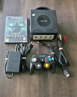 Nintendo GameCube + handkontroll + kablar + spel – Testad från Retrospelsbutiken