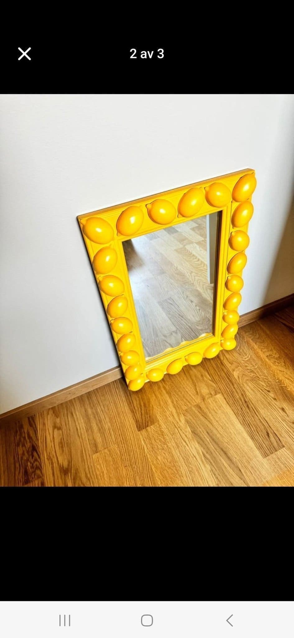 Gul spegel med citronmönster