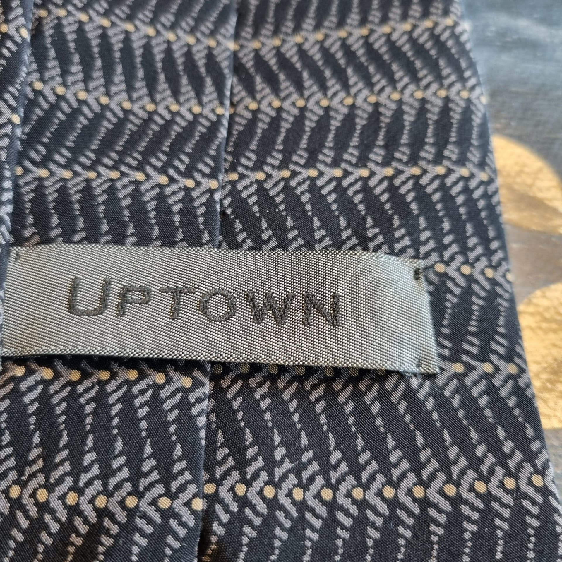 UPTOWN mörkblå, grå, gul slips ny oanvänd