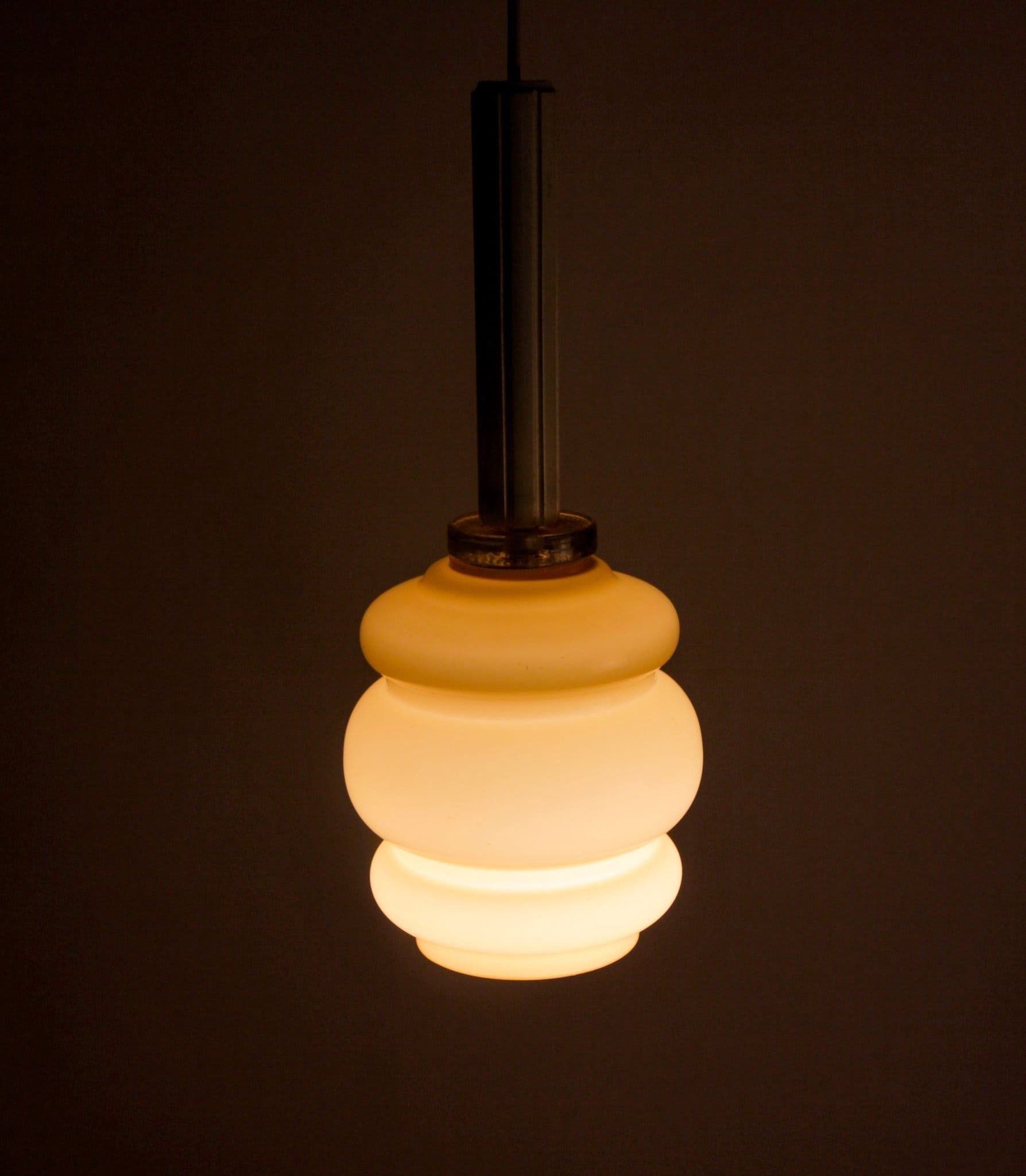 Retro takpendel i cremegult glas – 1960-tal