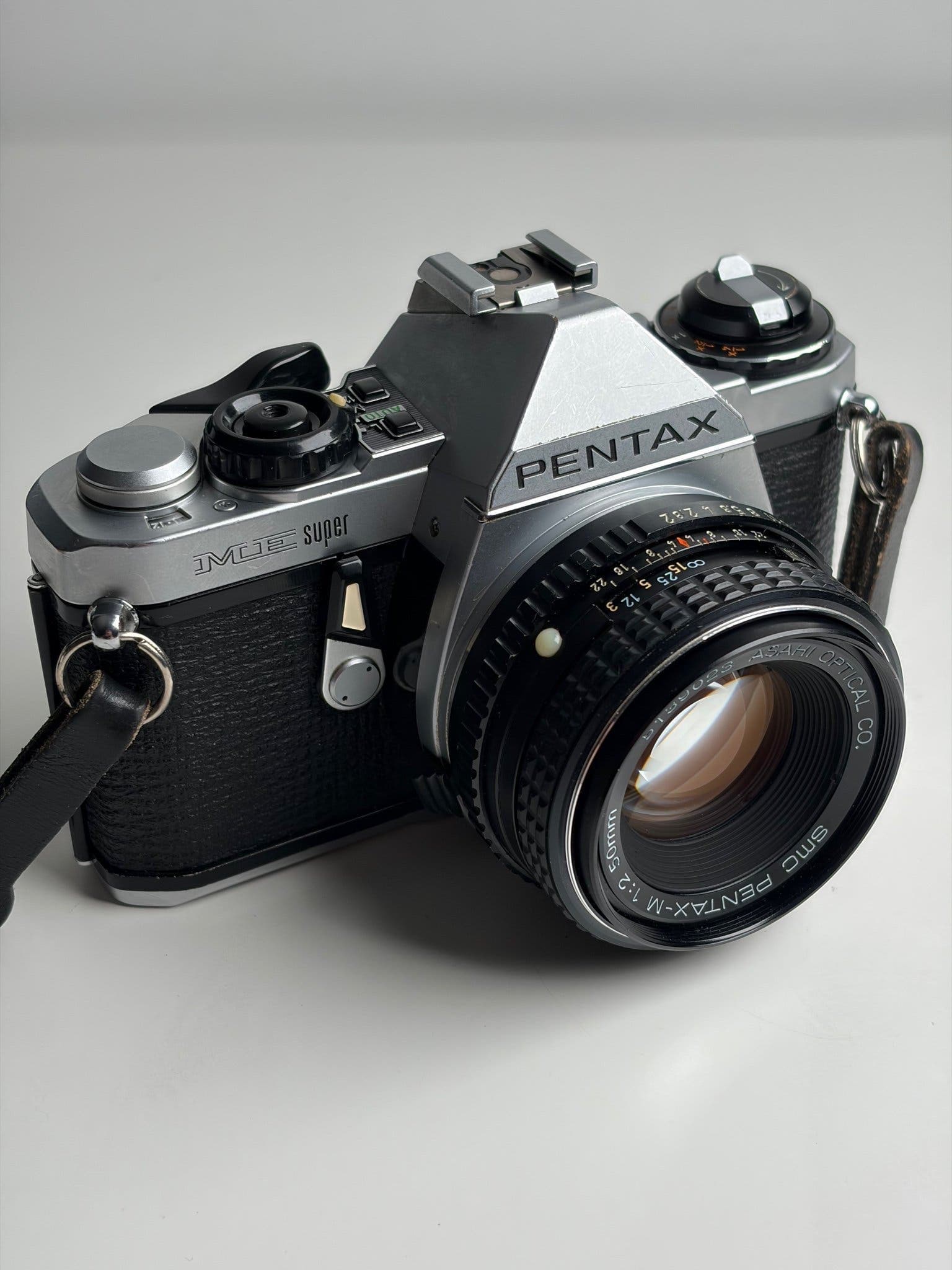 Pentax ME Super systemkamera med 50mm f2 objektiv