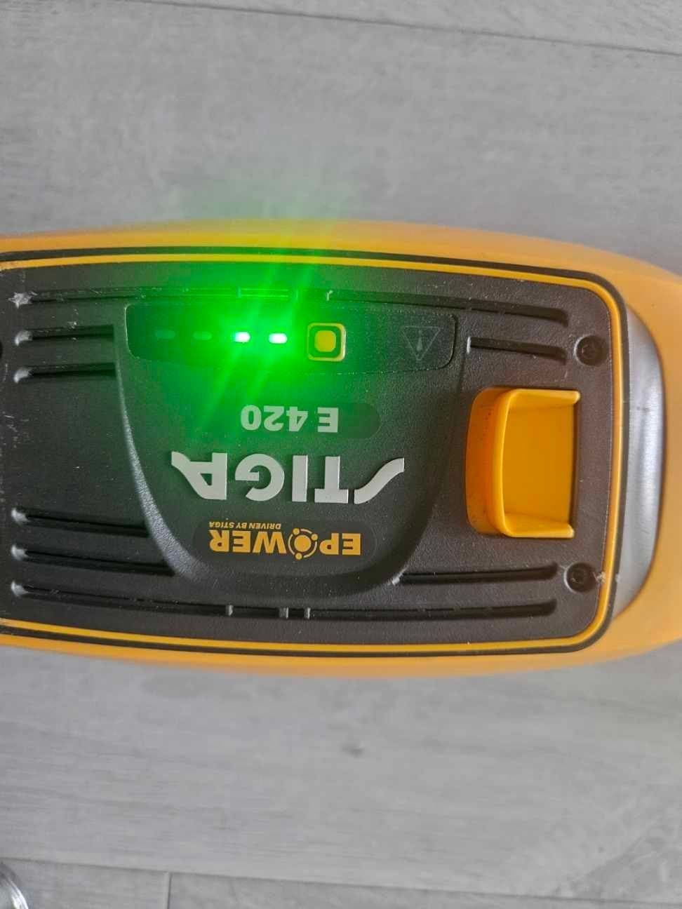 Stiga SGT 500 AE batteritrimmer med E 420 batterier och laddare