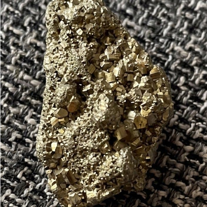 Naturlig PYRIT Kristall (Kattguld) – Kluster | Natural Pyrite Cluster Crystal Sp