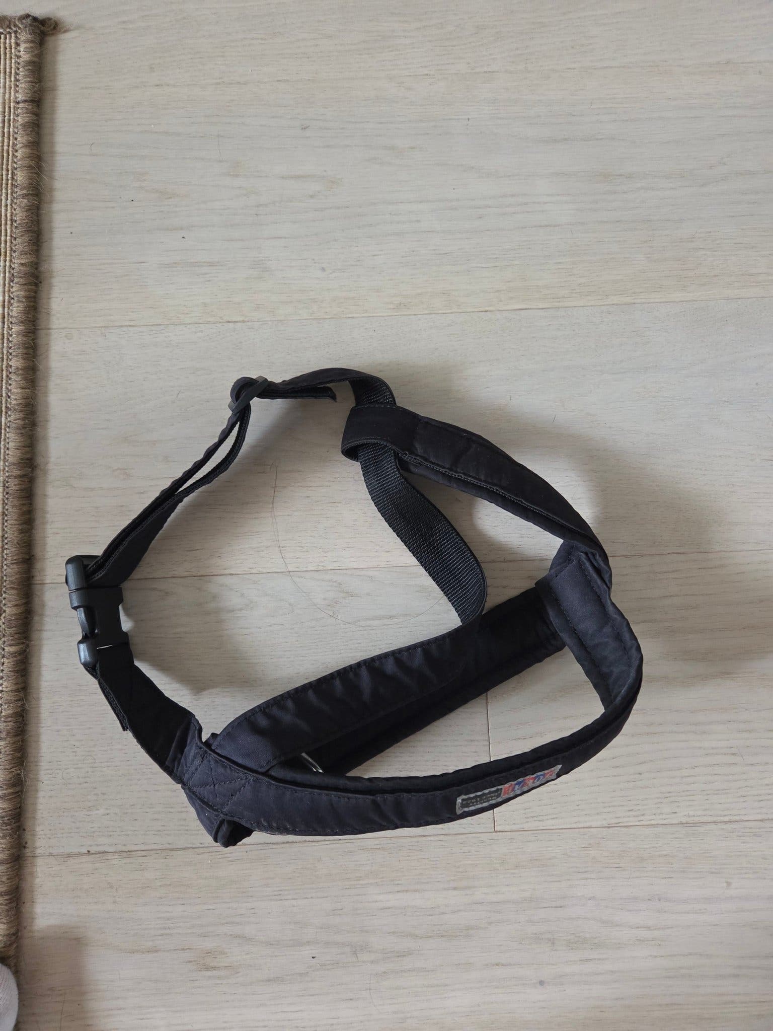 Hundsele Jokke svart stl L-XL fint skick