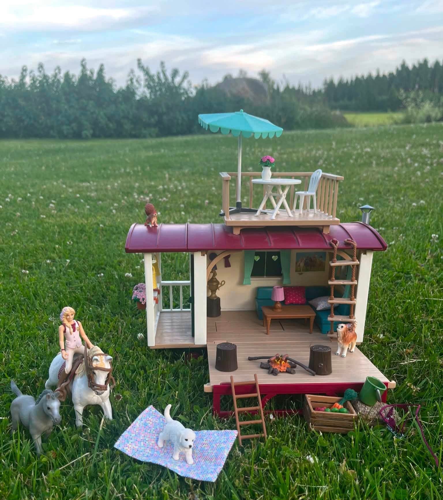 Schleich Horse Club Husvagn med hästar och tillbehör