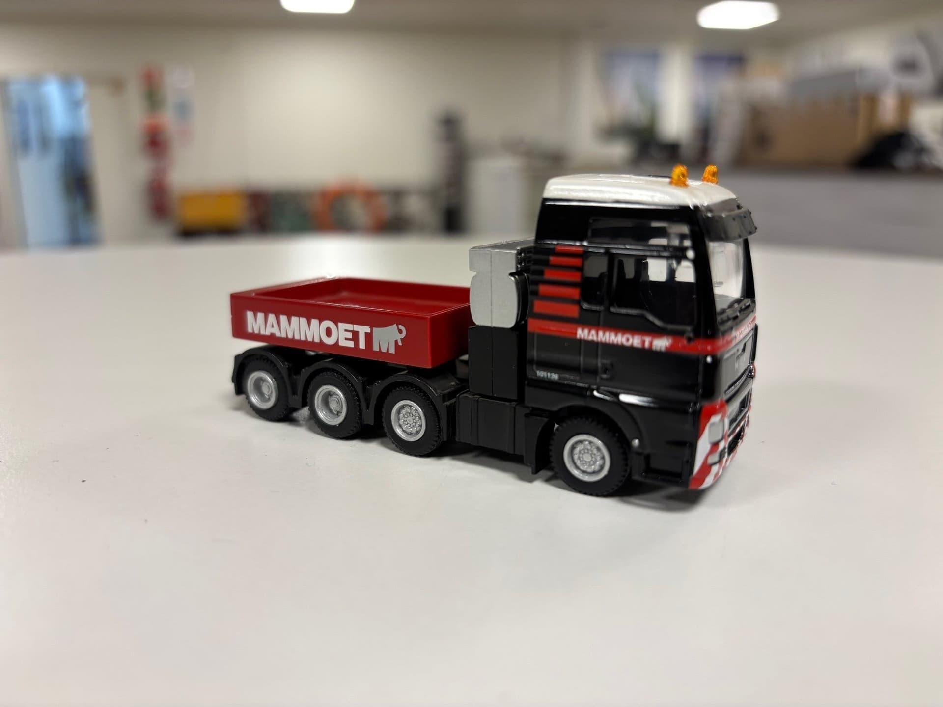 Mammoet MAN TGX XXL 8x4 Ballast Box Skala 1:87