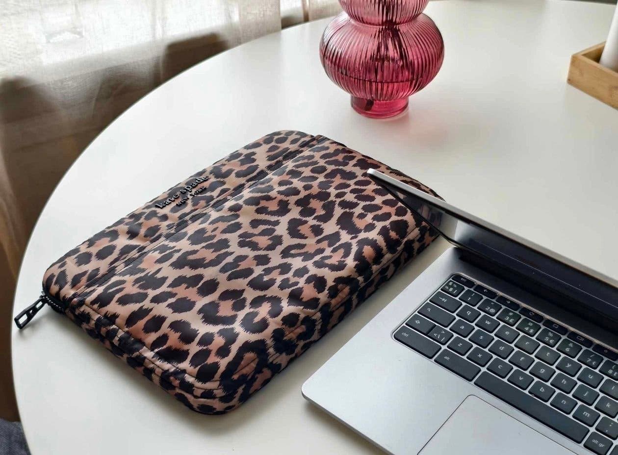 Kate Spade laptopfodral 14-15" leopardmönstrat – Fint skick