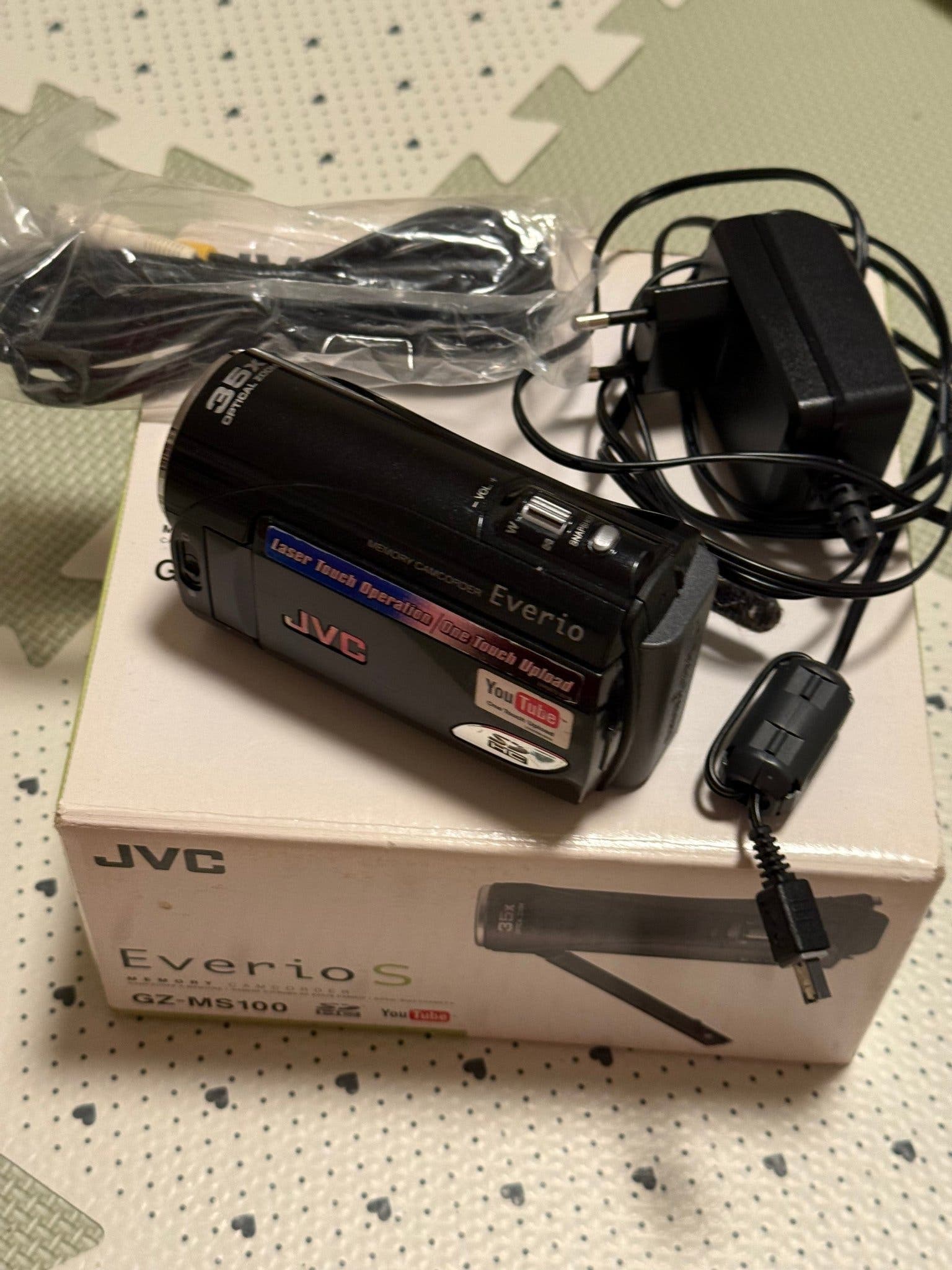 JVC Everio S GZ-MS100 Memory Camcorder