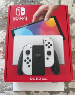 Nintendo Switch OLED Oöppnad