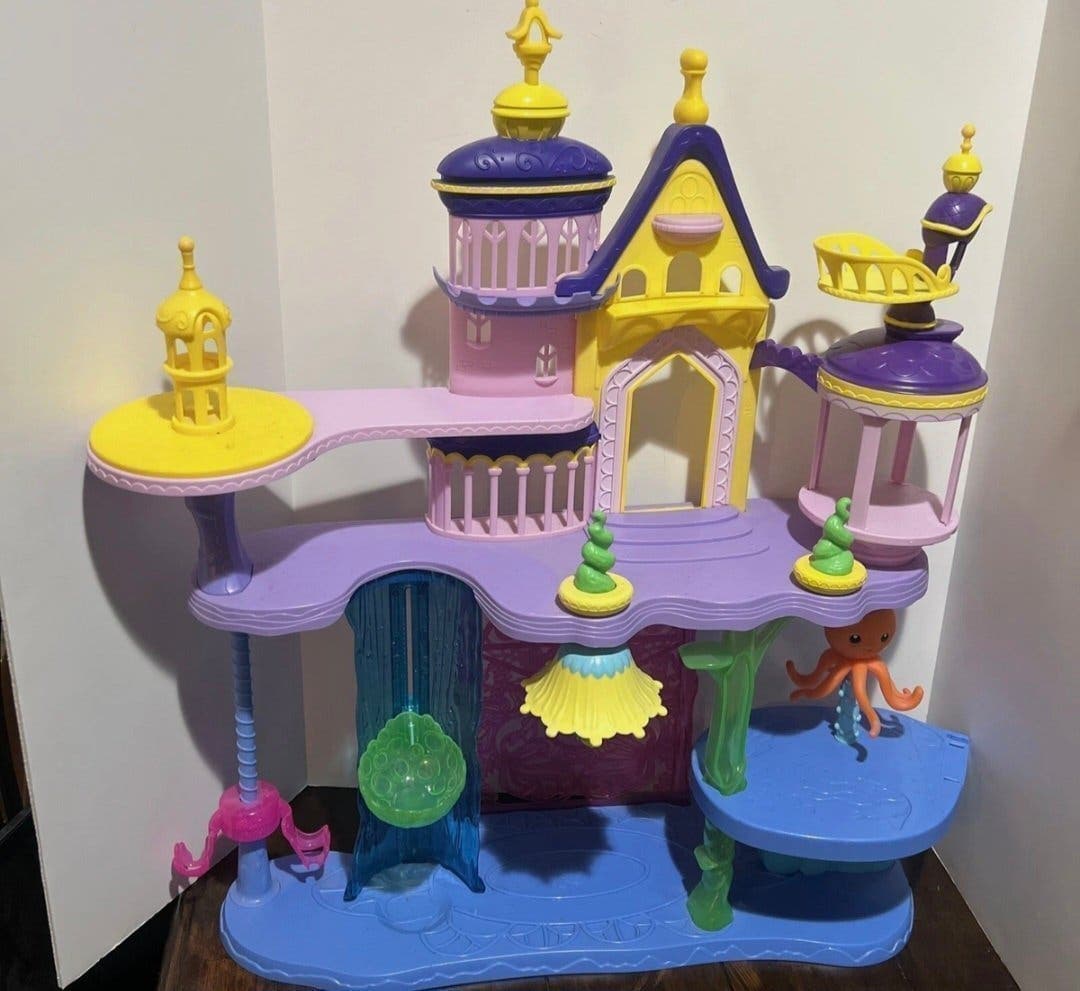 Perfekt present. My Little Pony The movie Canterlot Castle.