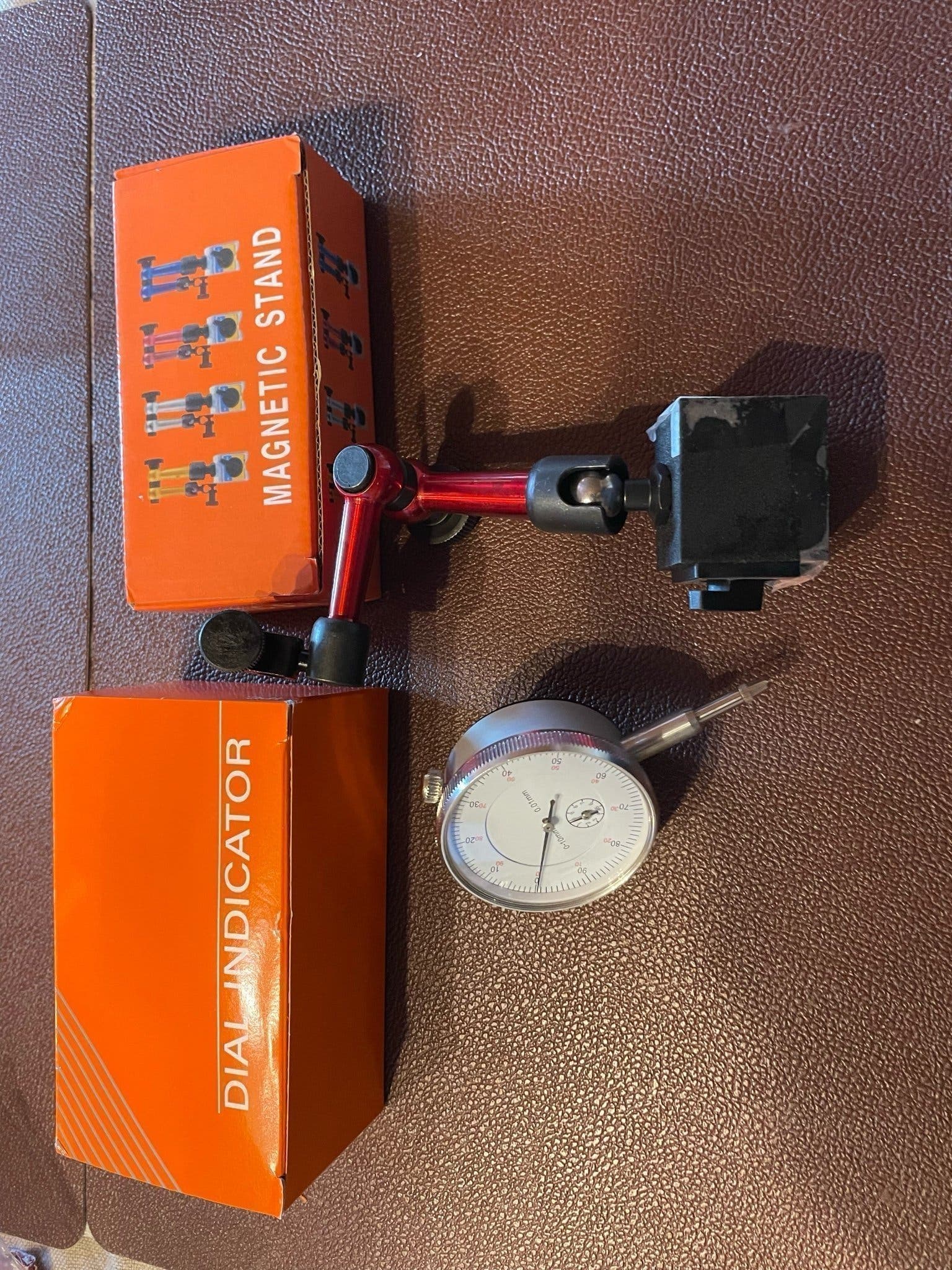 Indikatorklocka med magnetisk hållare
