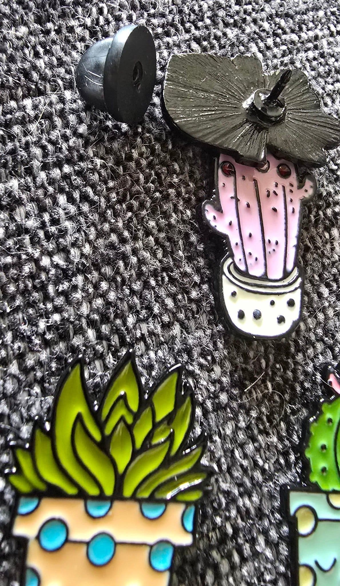 7 cactus pins i kawaii-stil