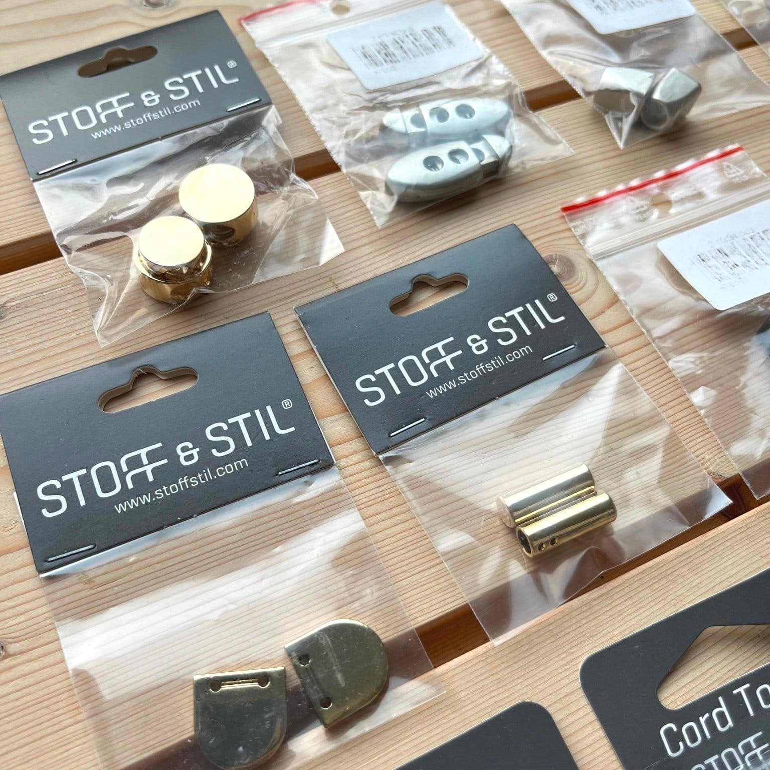 Diverse sytillbehör - snörstopp, ändstopp m.m. - Oanvänt skick