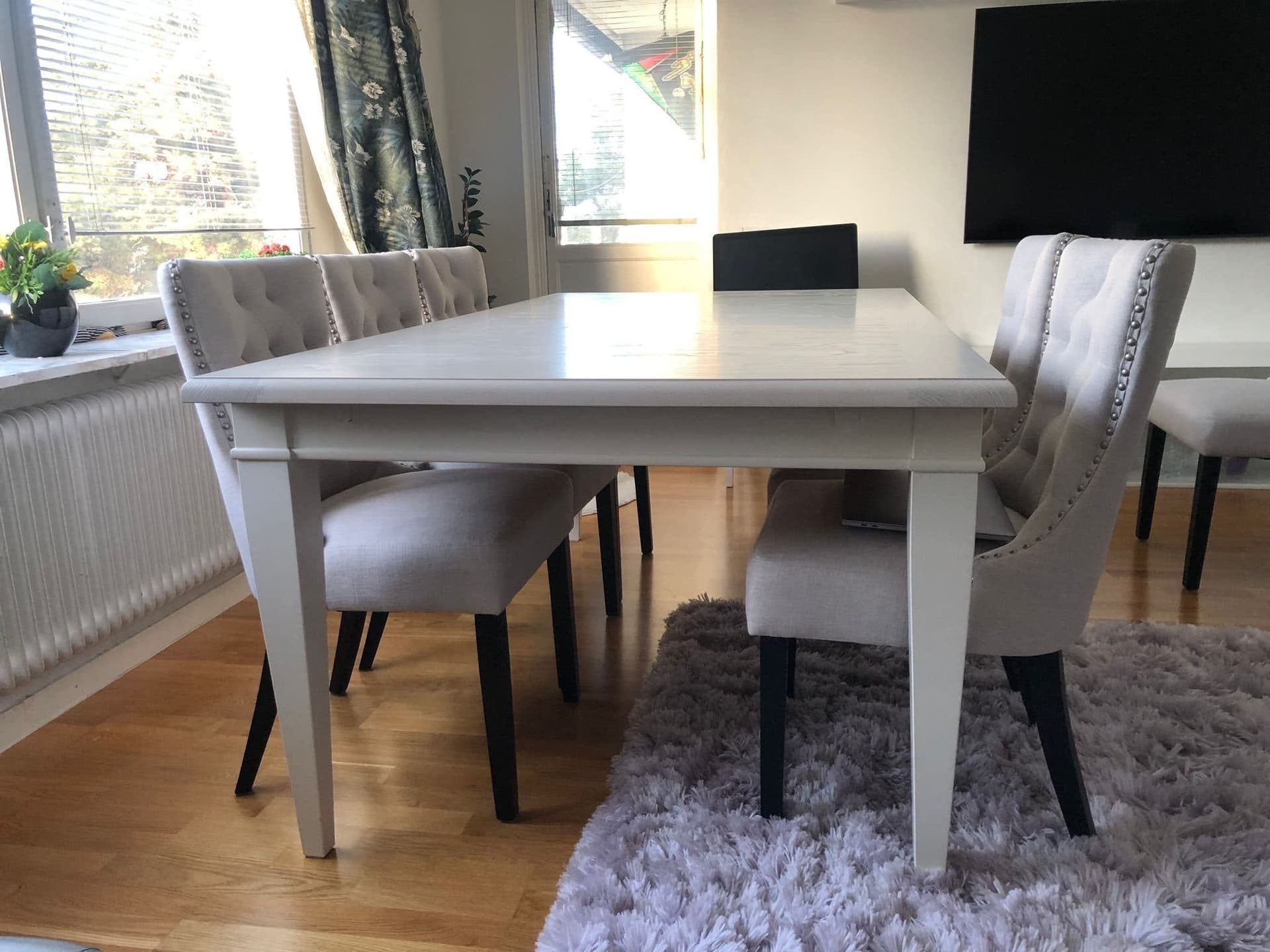 Matgrupp Wilma från Mio med 6 stolar