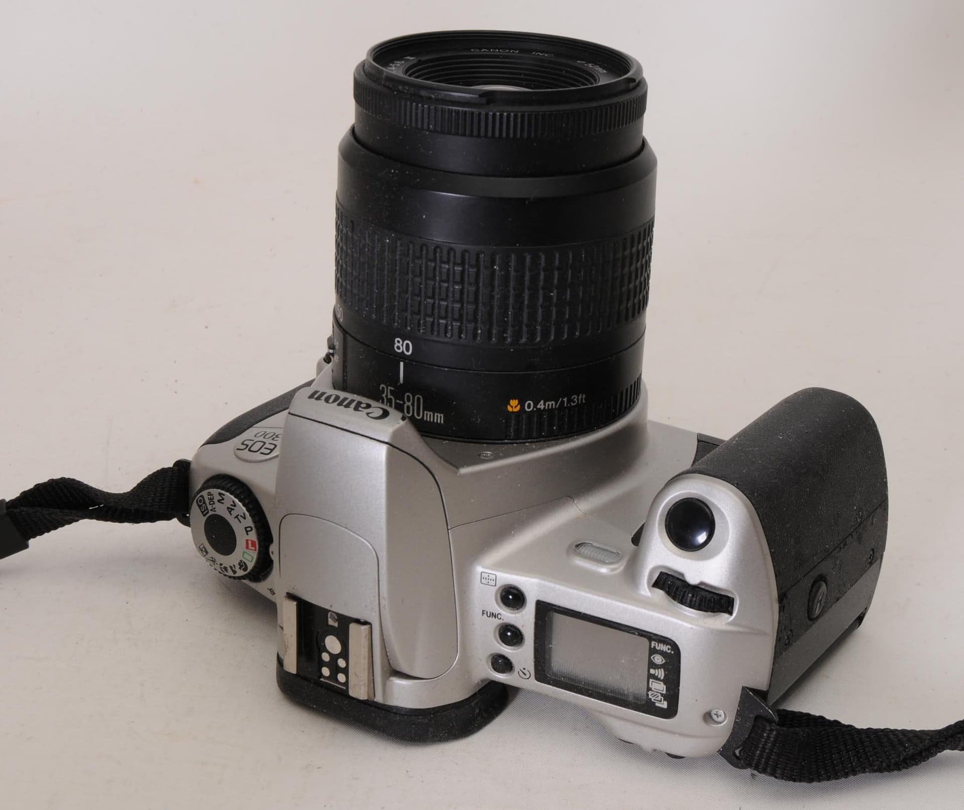 Analog systemkamera Canon EOS 300 med objektiv 35-80