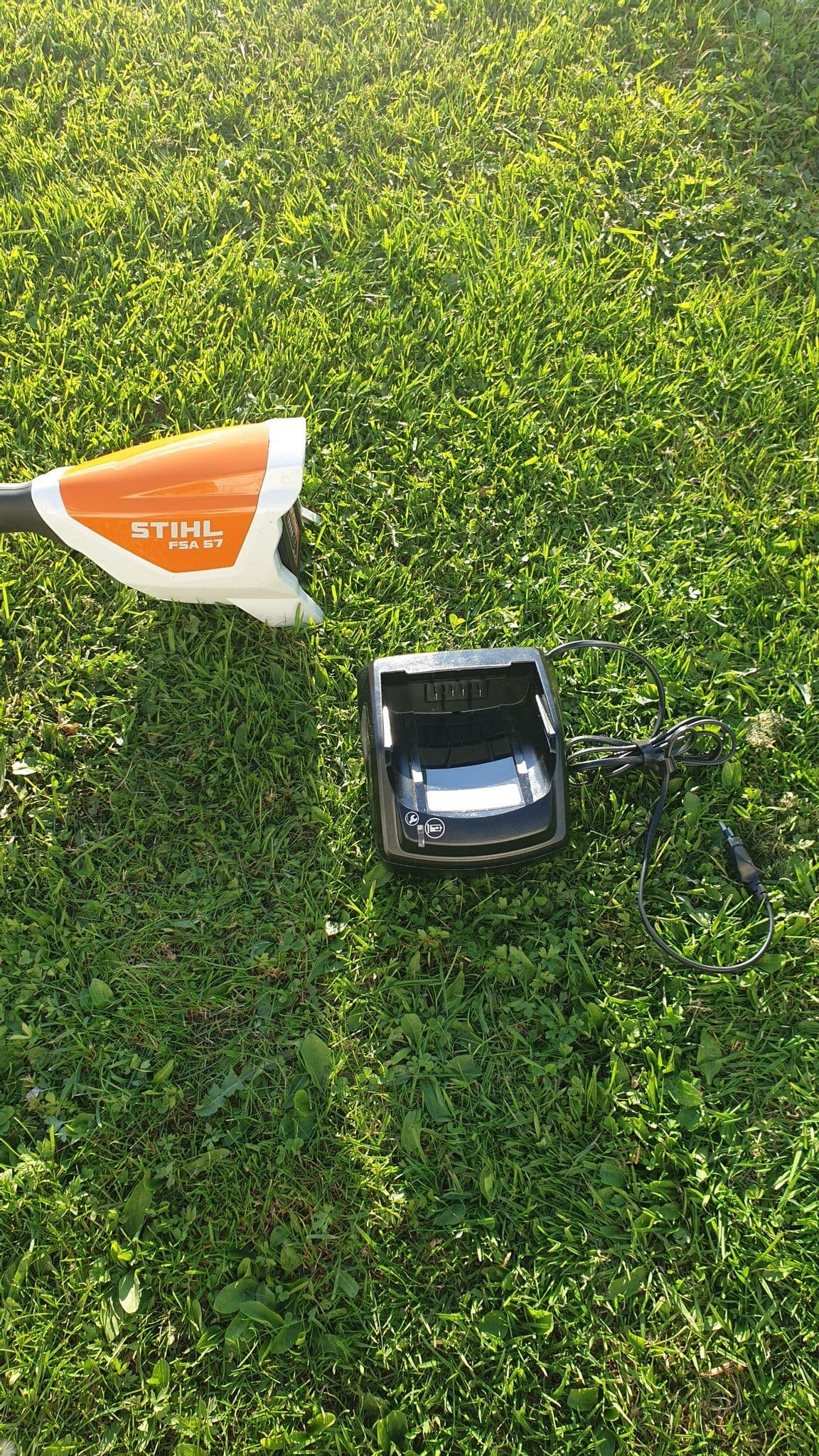 STIHL FSA 57 grästrimmer med laddare