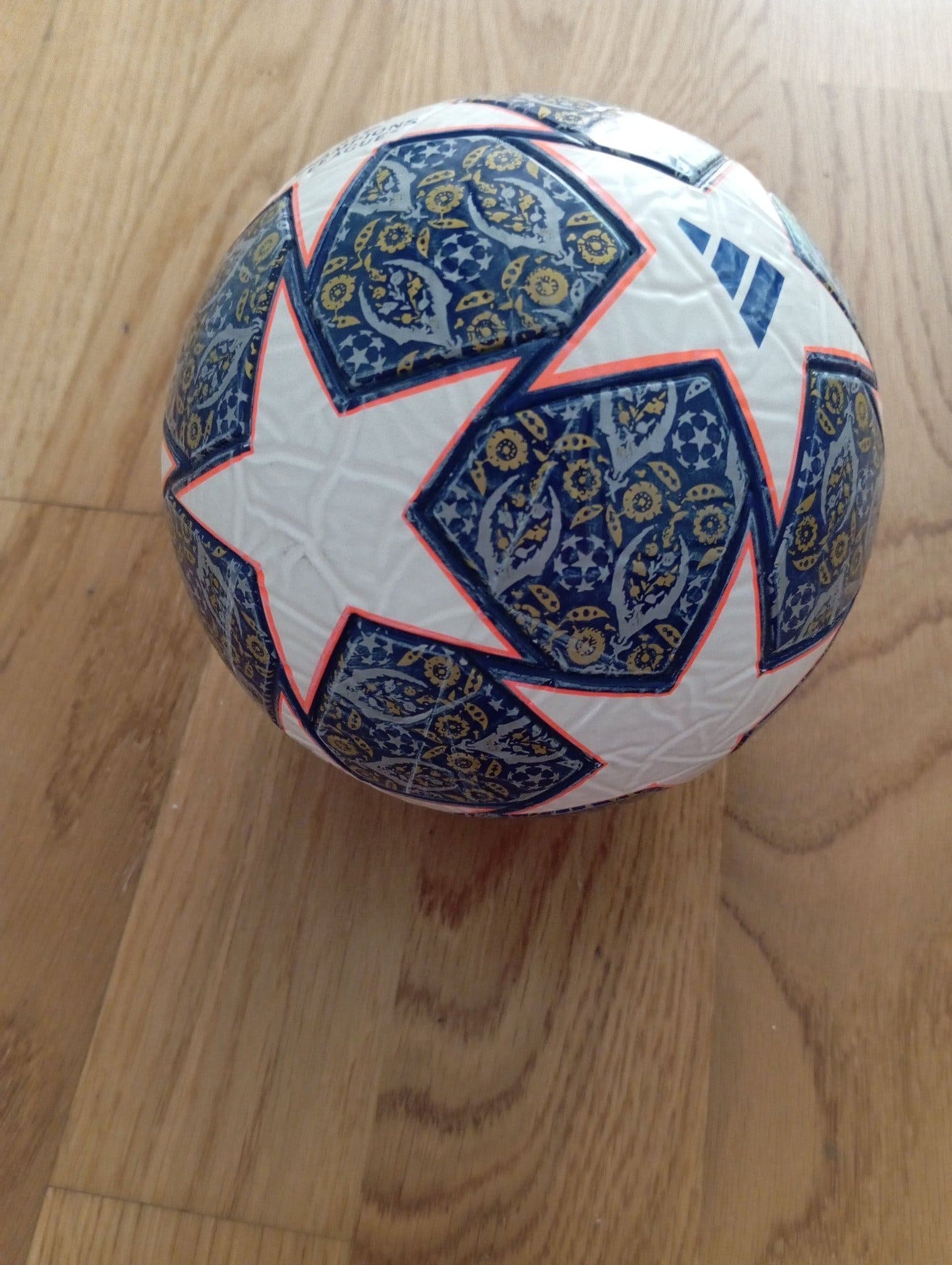 Adidas Champions League Istanbul 23 Final Mini Fotboll