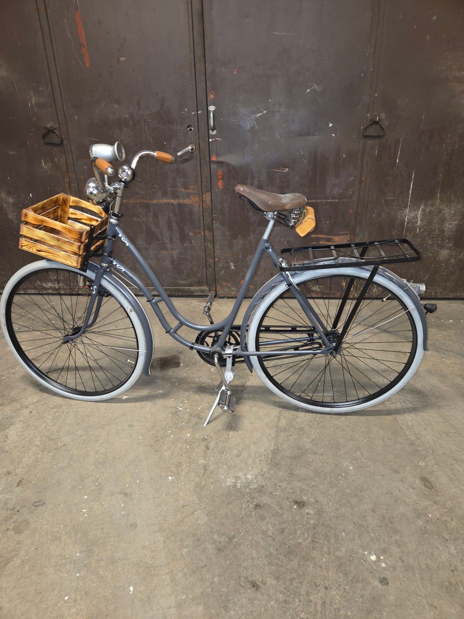 Renoverad damcykel Svalan