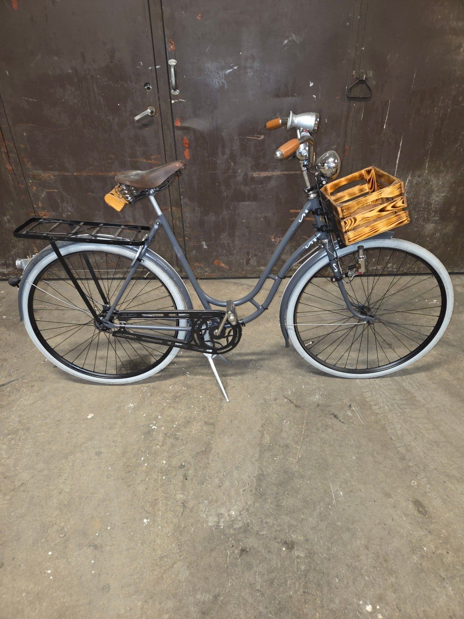 Renoverad damcykel Svalan