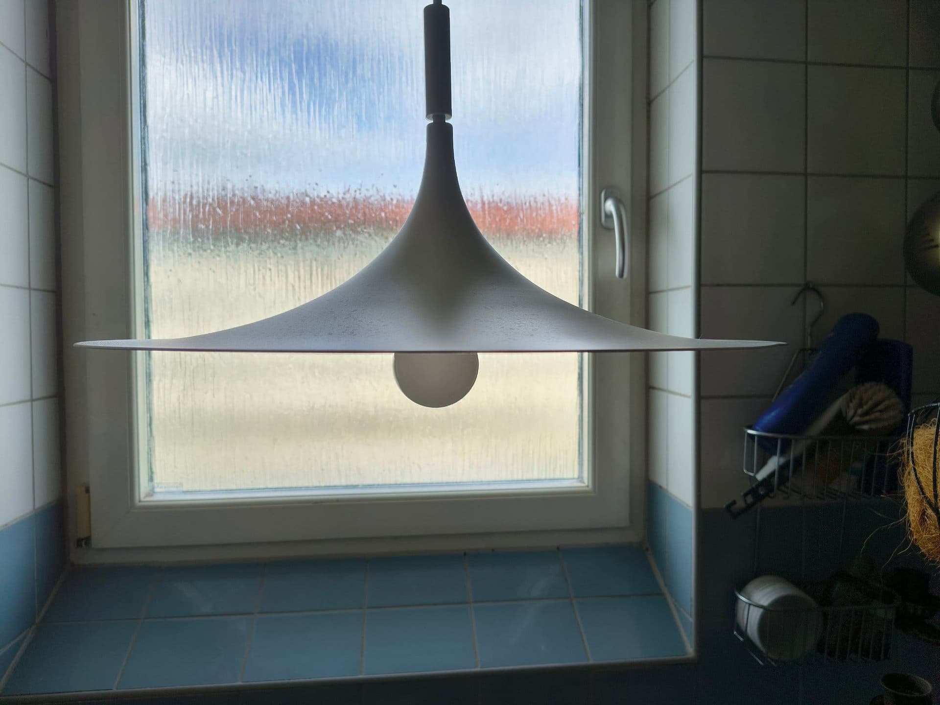 BELID LIGHTING TRUE design semi pendellampa i vit