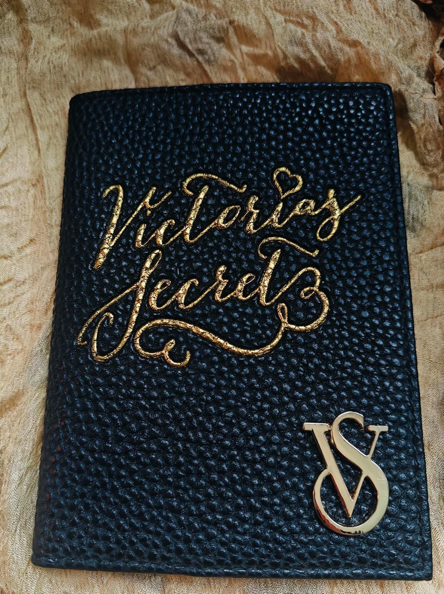 VICTORIA’S SECRET Passportfodral – Premium Travel Cover – London