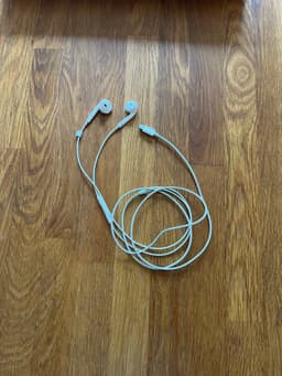 Apple hörlurar med Lightning-kontakt