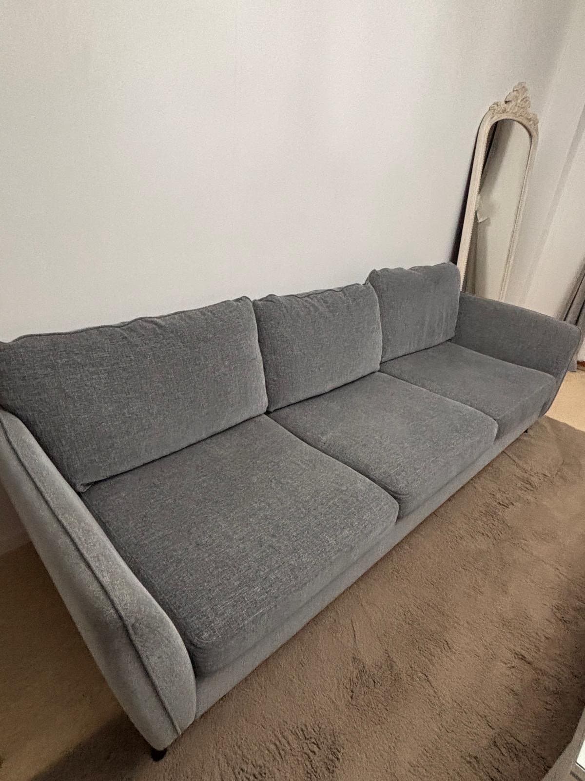 Soffa set i grått tyg