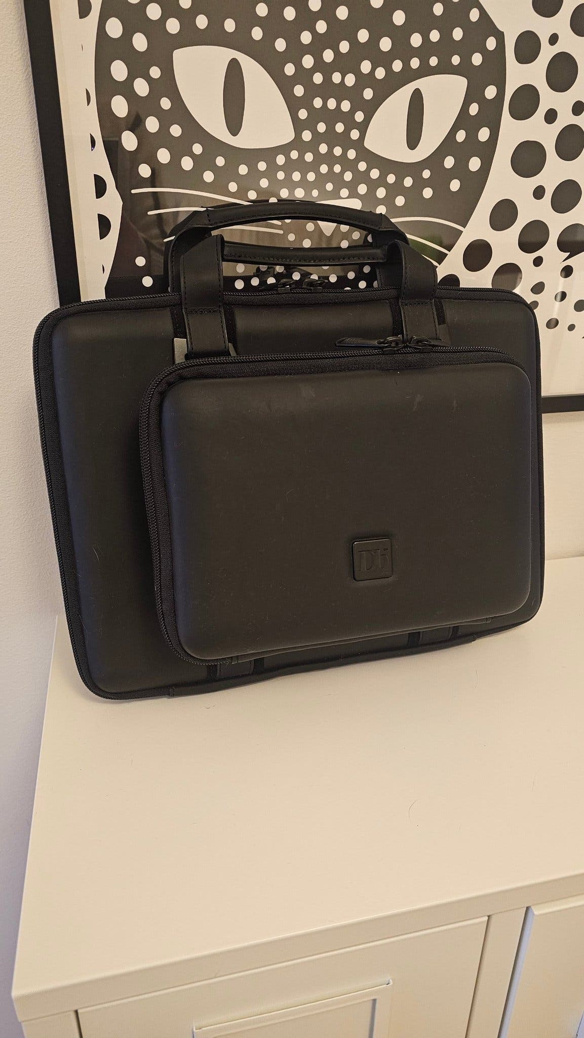 Db (Douchebag) Laptopfodral och tillbehörsfodral