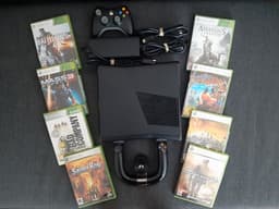 XBOX 360 500GB + 3,2GB minnesenhet komplett med 9 spel och 2 kontroller