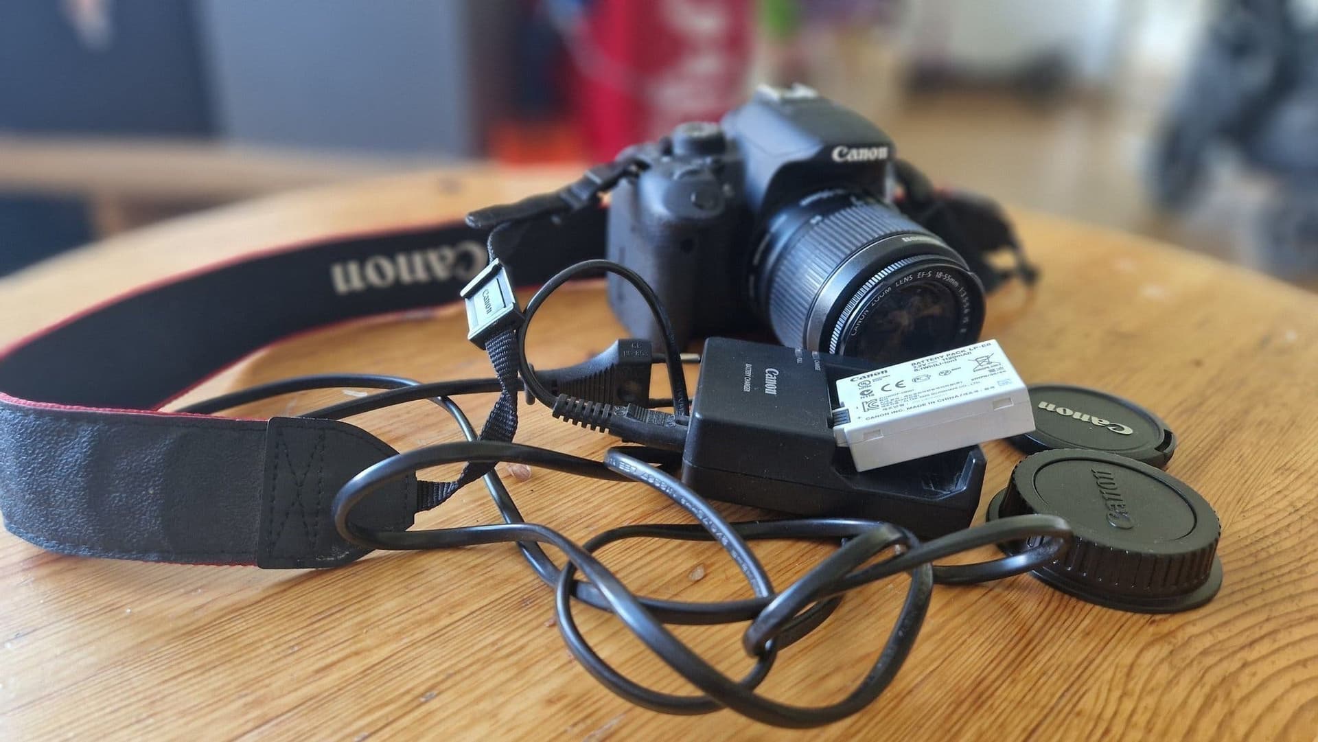Canon EOS 700D ! Perfekt kamera för content creators & fotografer
