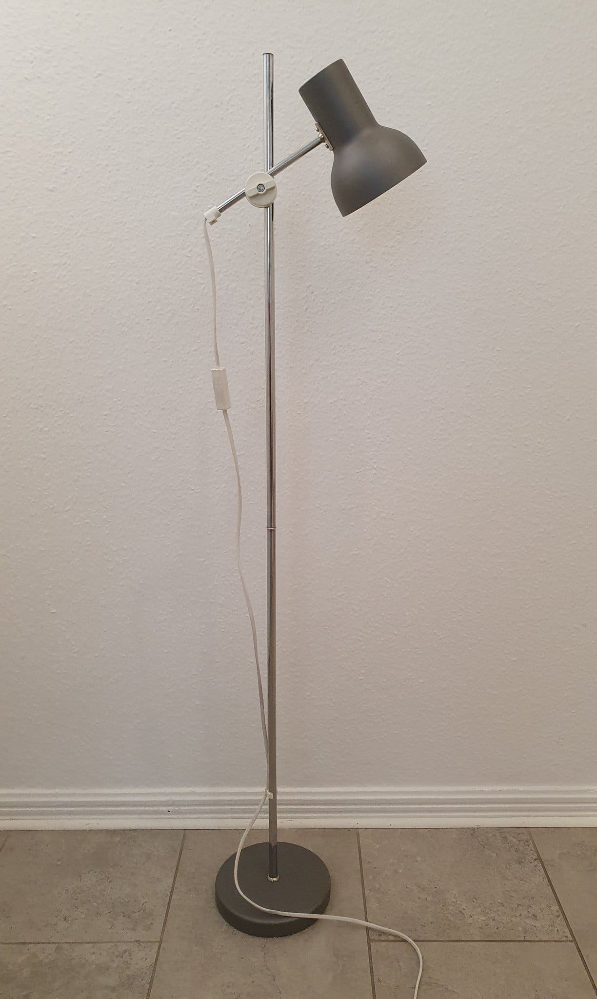Retro Vintage Golvlampa Belid Skrivbordslampa med justerbar arm, grå och krom