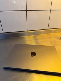 MacBook Pro 14” (2021)
