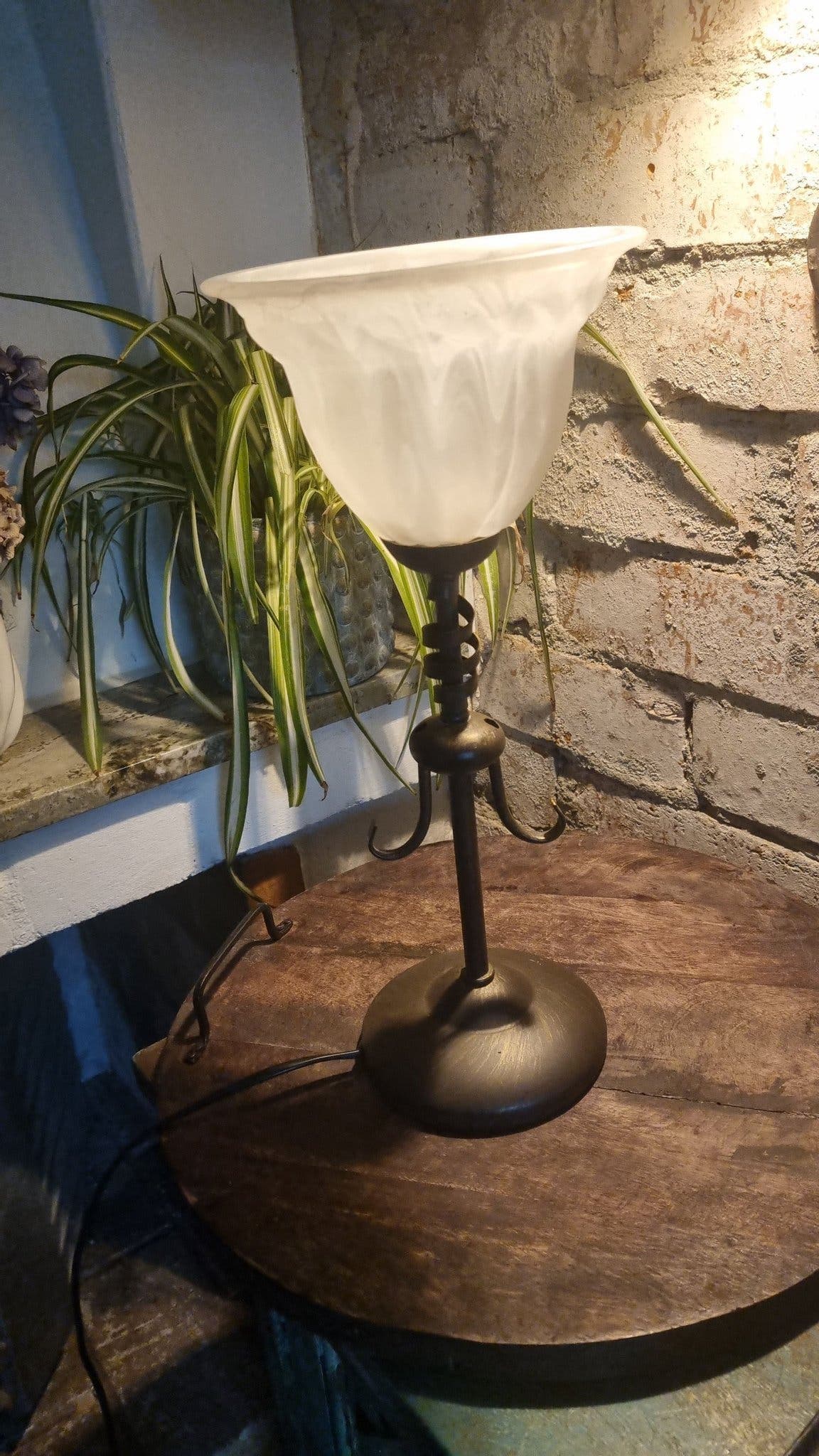 Bordslampa med frostat glas Cottex Sweden