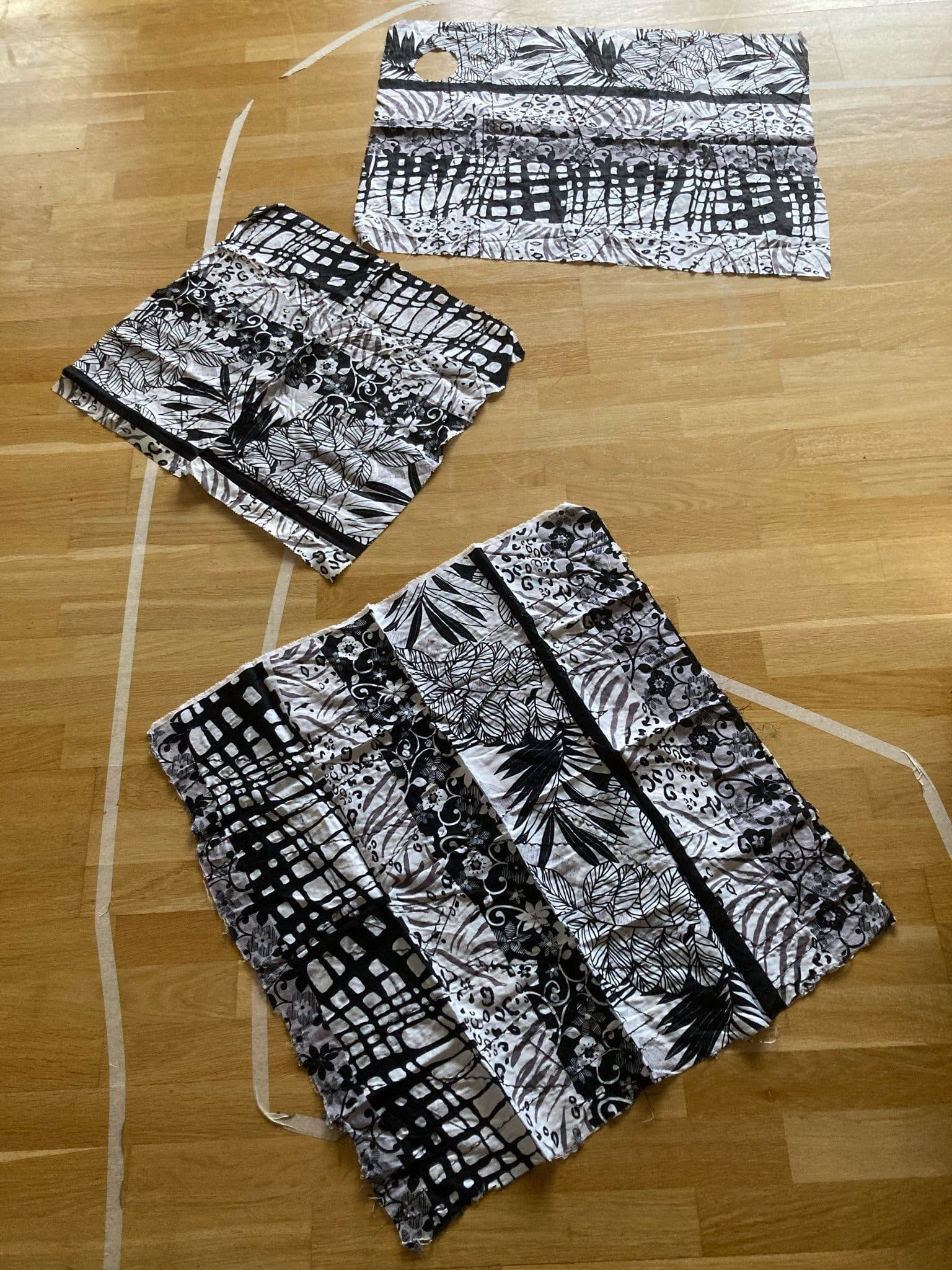 Tre fina stuvbitar, pyssel, handarbete. Svart och vit