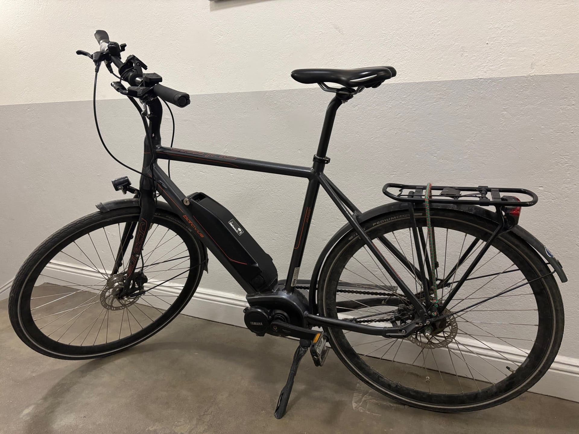 Elcykel, svart